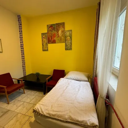 House Marabou Hostel Praha